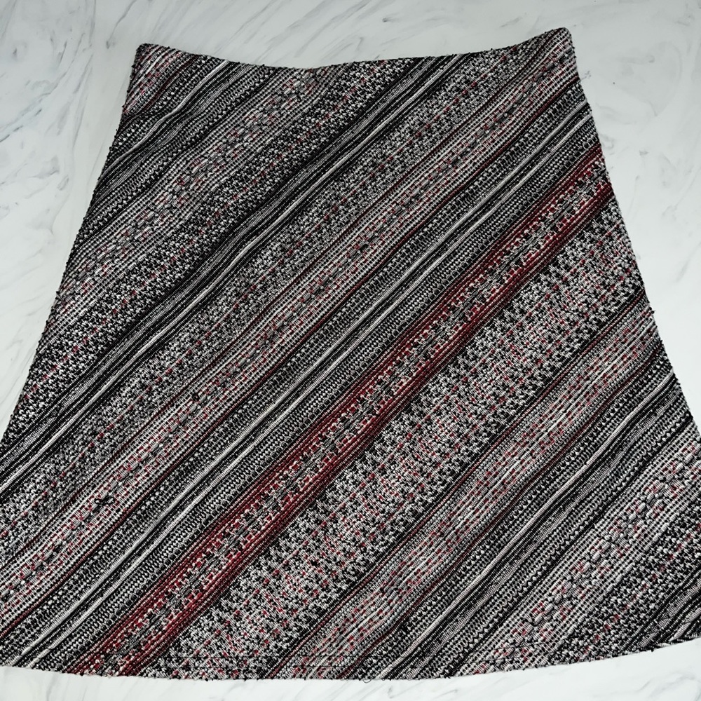 Margaret M black rust &  tan A-line textured skirt. Women’s small Petite a lne